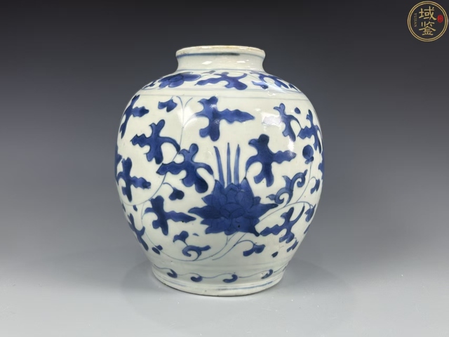 古玩陶瓷明晚期·青花纏枝蓮紋罐拍賣，當前價格0元