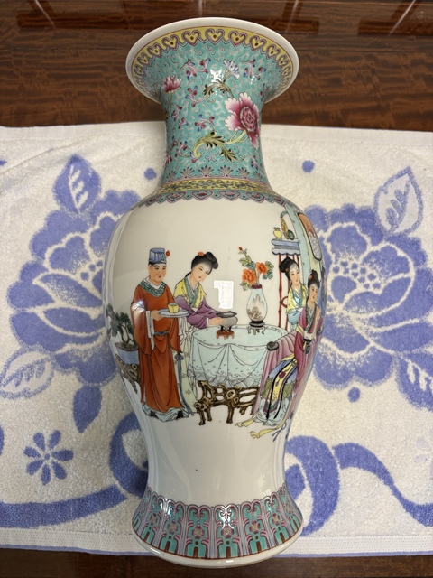 古玩陶瓷粉彩人物故事觀音瓶真品鑒賞圖