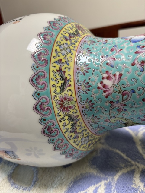 古玩陶瓷粉彩人物故事觀音瓶真品鑒賞圖