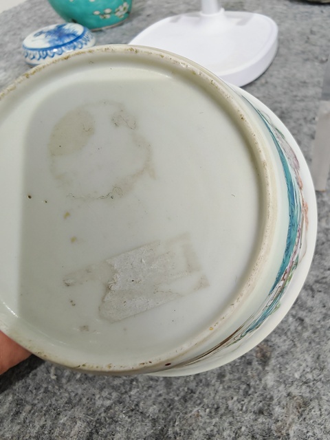 古玩陶瓷馬蹄型粉彩山水碗真品鑒賞圖