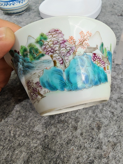 古玩陶瓷馬蹄型粉彩山水碗真品鑒賞圖