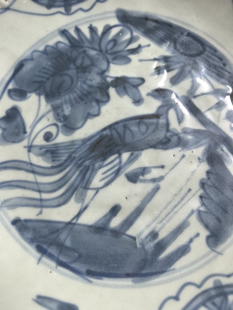 古玩陶瓷青花鳳穿牡丹盤真品鑒賞圖