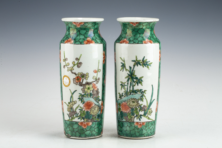 古玩陶瓷民國·五彩開窗梅蘭竹菊紋筒瓶
真品鑒賞圖