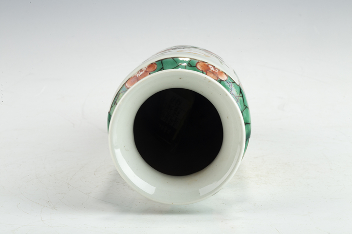 古玩陶瓷民國·五彩開窗梅蘭竹菊紋筒瓶
真品鑒賞圖