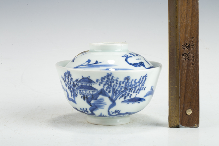 古玩陶瓷清晚·青花山水人物詩(shī)文蓋碗真品鑒賞圖