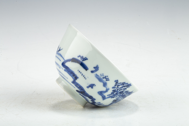 古玩陶瓷清晚·青花山水人物詩(shī)文蓋碗真品鑒賞圖