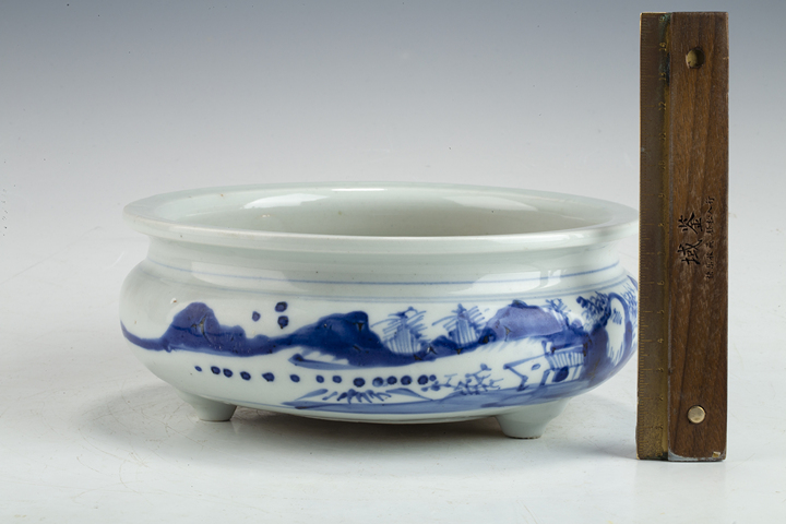 古玩陶瓷清早·青花山水紋三足爐拍賣，當前價格5292元
