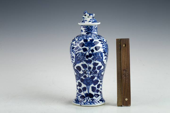 古玩陶瓷清晚·青花龍穿花紋蓋瓶
拍賣，當前價格0元