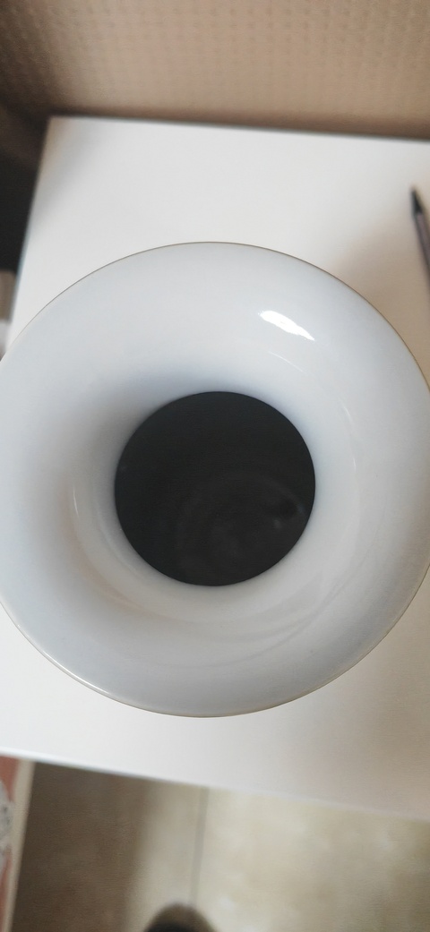 古玩陶瓷米黃釉堆白花鳥紋撇口瓶真品鑒賞圖