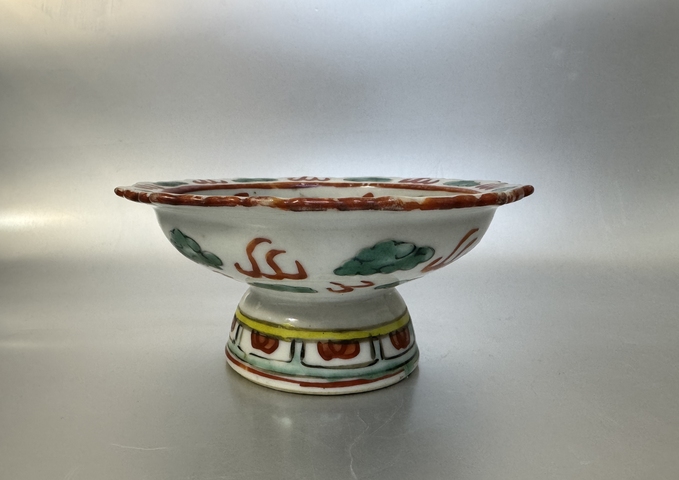 古玩陶瓷紅綠彩龍紋高足盤真品鑒賞圖