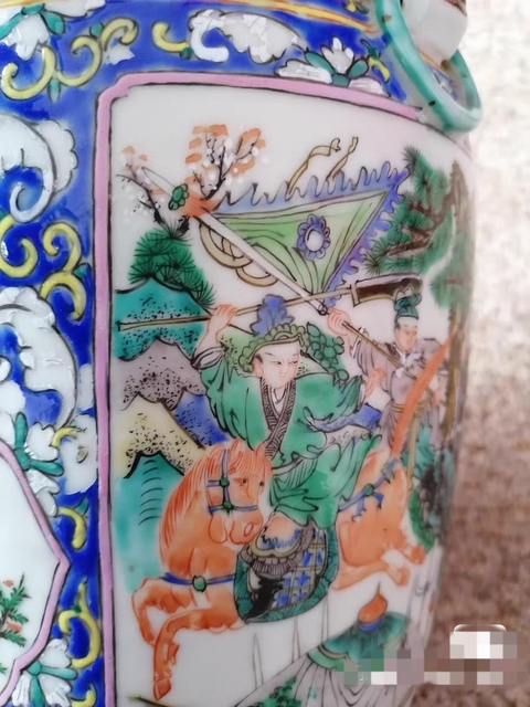 古玩陶瓷俯首銜環刀馬人物故事瓶真品鑒賞圖