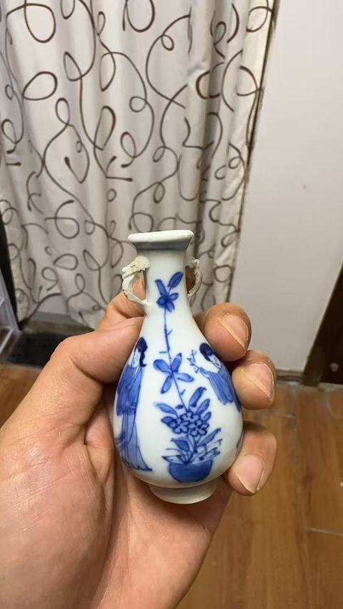 古玩陶瓷青花四美圖雙耳瓶真品鑒賞圖