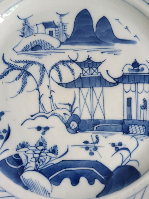 古玩陶瓷青花亭臺樓閣山水紋盤真品鑒賞圖