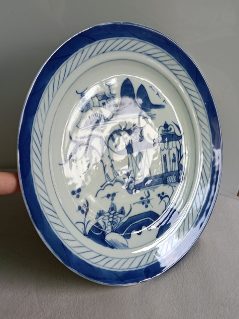 古玩陶瓷青花亭臺樓閣山水紋盤真品鑒賞圖