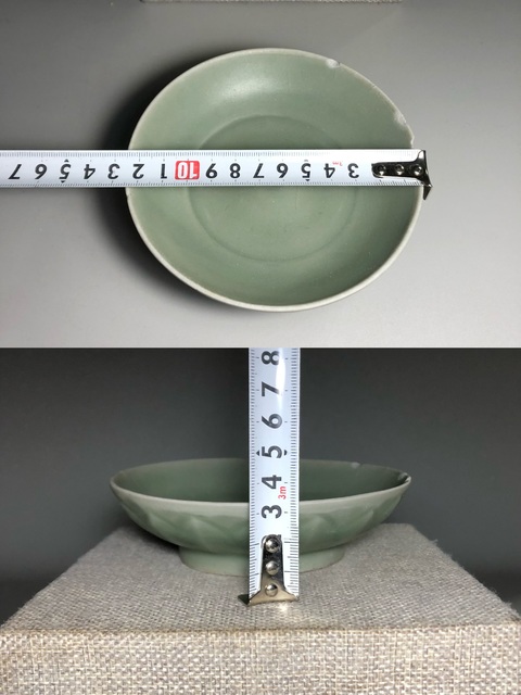 古玩陶瓷龍泉青瓷刻仰蓮紋盤真品鑒賞圖