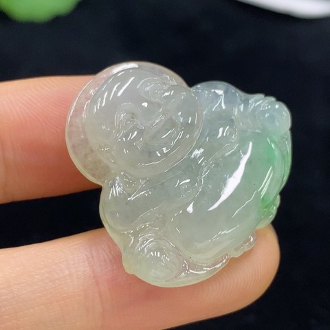 古玩玉器天然翡翠佛公題材掛件真品鑒賞圖