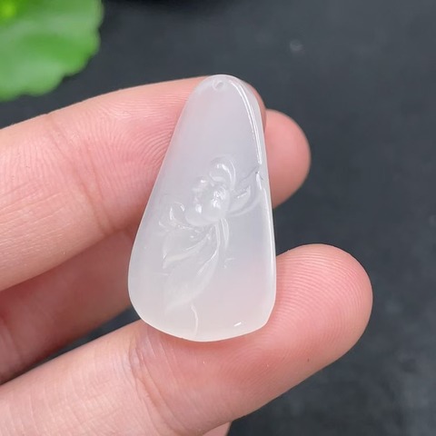 古玩玉器天然和田玉掛件真品鑒賞圖