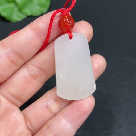 古玩玉器天然和田玉無事牌真品鑒賞圖