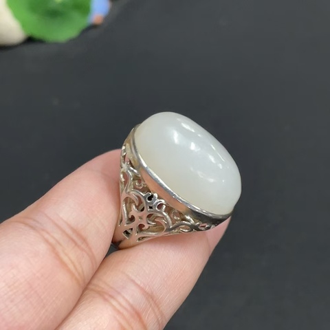 古玩玉器天然和田玉鑲嵌戒指真品鑒賞圖