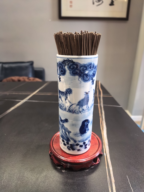古玩陶瓷清晚·青花十二生肖紋香筒拍賣，當前價格9999元
