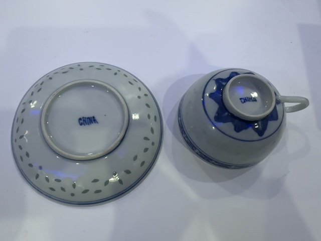 古玩陶瓷樓臺亭閣山水紋青花杯盤真品鑒賞圖