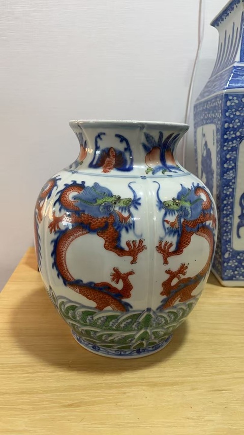 古玩陶瓷清晚期 青花五彩龍紋石榴尊真品鑒賞圖