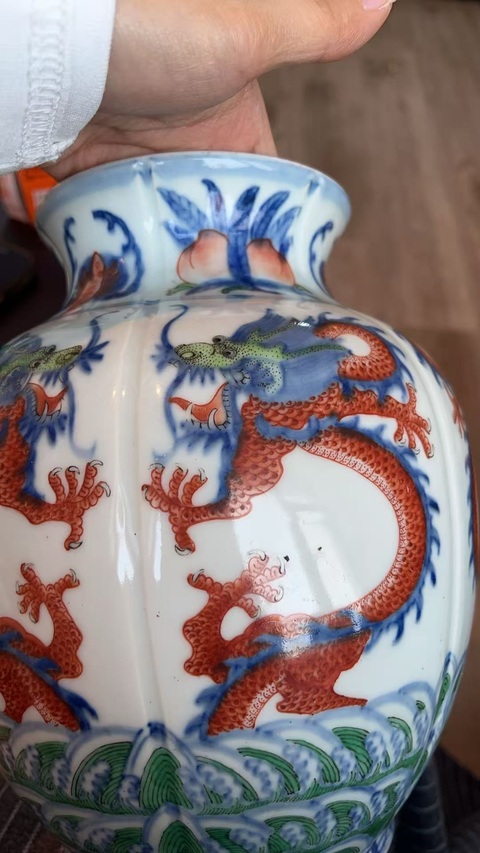 古玩陶瓷清晚期 青花五彩龍紋石榴尊真品鑒賞圖