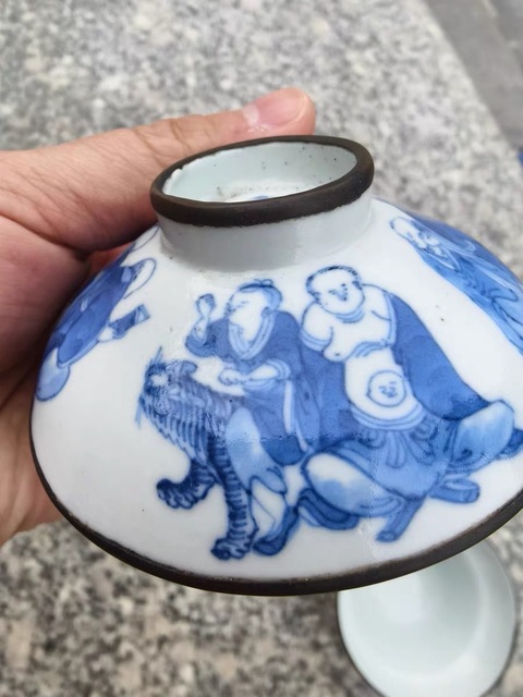 古玩陶瓷青花蓋碗真品鑒賞圖