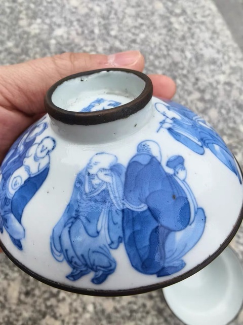 古玩陶瓷人物紋青花蓋碗真品鑒賞圖