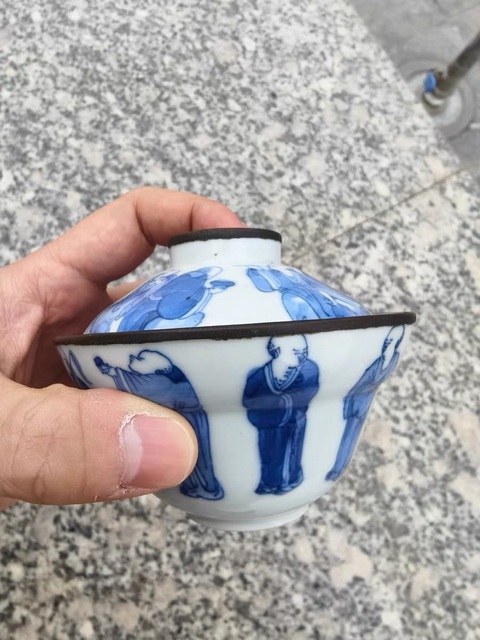 古玩陶瓷青花蓋碗真品鑒賞圖