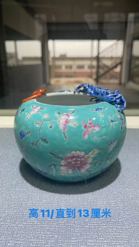 古玩陶瓷粉彩松石綠地折枝花卉盤龍水盂真品鑒賞圖