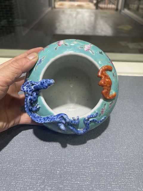 古玩陶瓷粉彩松石綠地折枝花卉盤龍水盂真品鑒賞圖