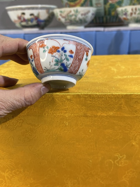 古玩陶瓷五彩花卉杯真品鑒賞圖