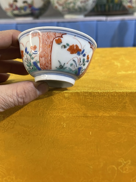 古玩陶瓷五彩花卉杯真品鑒賞圖