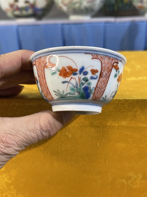 古玩陶瓷五彩花卉杯真品鑒賞圖