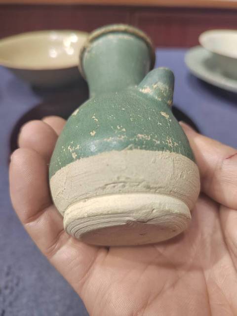 古玩陶瓷長沙窯綠釉執壺真品鑒賞圖