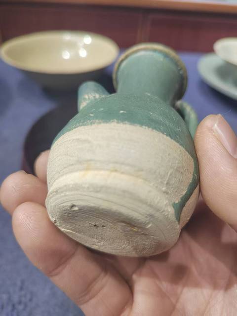 古玩陶瓷長沙窯綠釉執壺真品鑒賞圖