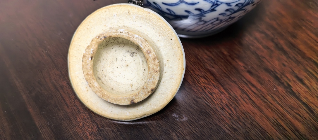 古玩陶瓷花卉紋青花執壺真品鑒賞圖