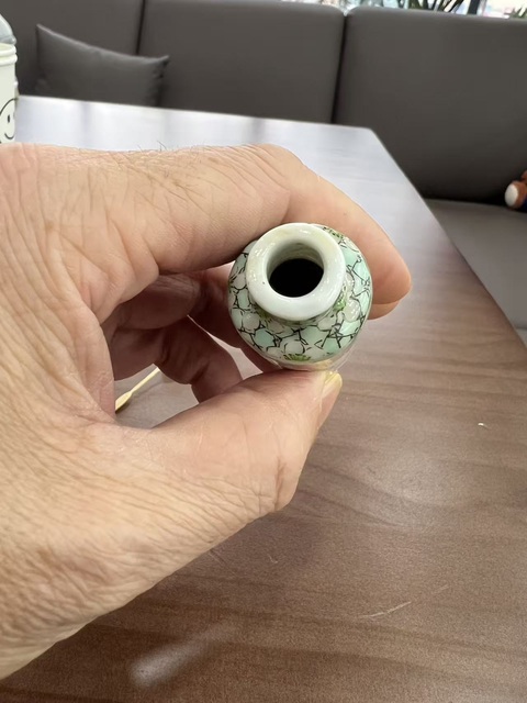 古玩陶瓷春宮圖鼻煙壺真品鑒賞圖