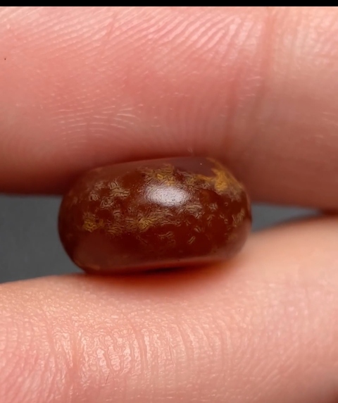 古玩玉器紅瑪瑙珠真品鑒賞圖