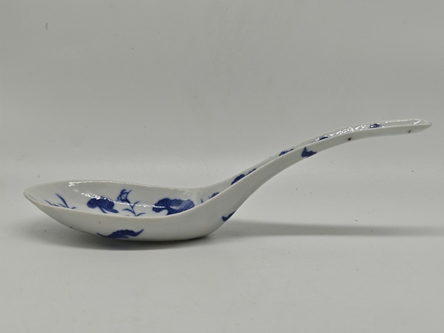 古玩陶瓷青花滿池嬌紋湯勺真品鑒賞圖