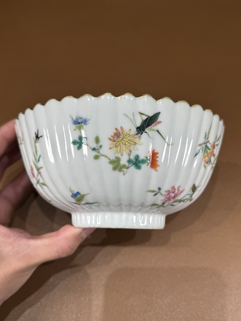 古玩陶瓷清道光 粉彩蟲草紋瓜棱碗真品鑒賞圖