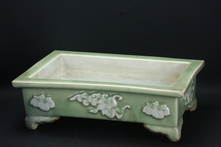 古玩陶瓷豆青釉堆白花卉紋四方水仙盆真品鑒賞圖