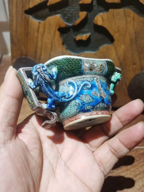 古玩陶瓷五彩花卉紋爵杯真品鑒賞圖