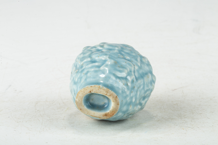 古玩陶瓷清晚·藍釉堆塑十八羅漢紋鼻煙壺真品鑒賞圖