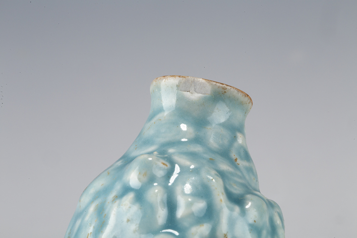 古玩陶瓷清晚·藍釉堆塑十八羅漢紋鼻煙壺真品鑒賞圖