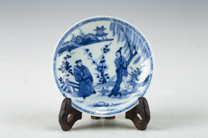 古玩陶瓷清康熙·青花西廂記人物紋小盤
真品鑒賞圖