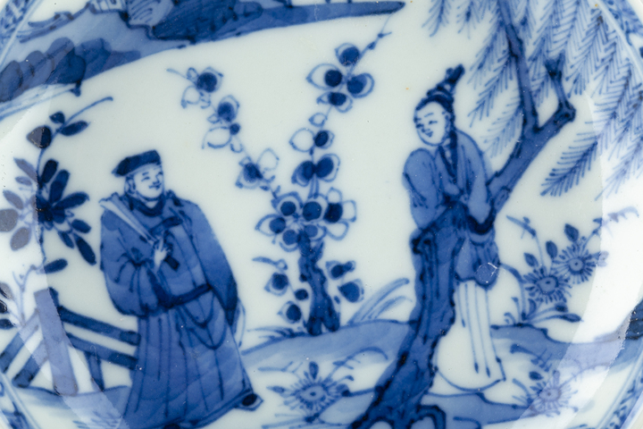 古玩陶瓷清康熙·青花西廂記人物紋小盤
真品鑒賞圖