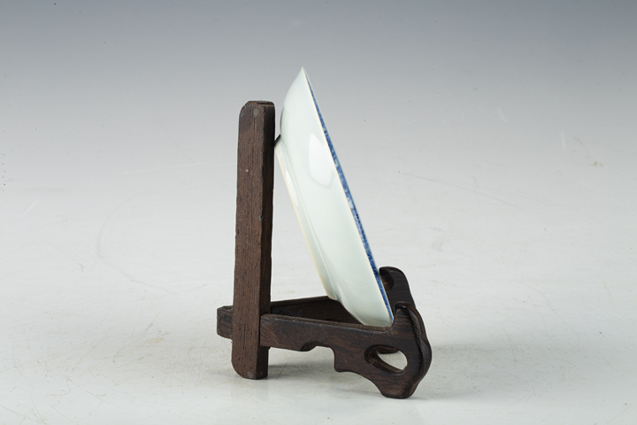 古玩陶瓷清康熙·青花西廂記人物紋小盤
真品鑒賞圖