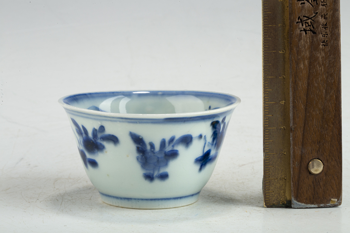 古玩陶瓷·青花折枝花卉紋杯
真品鑒賞圖